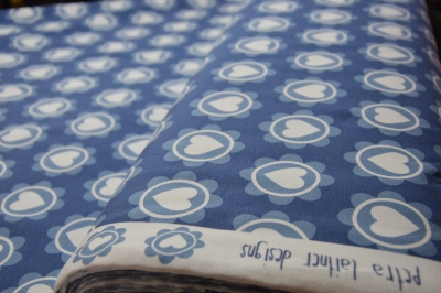 Jersey | Retro Hearts Herzen Kreise Blumen | jeansblau